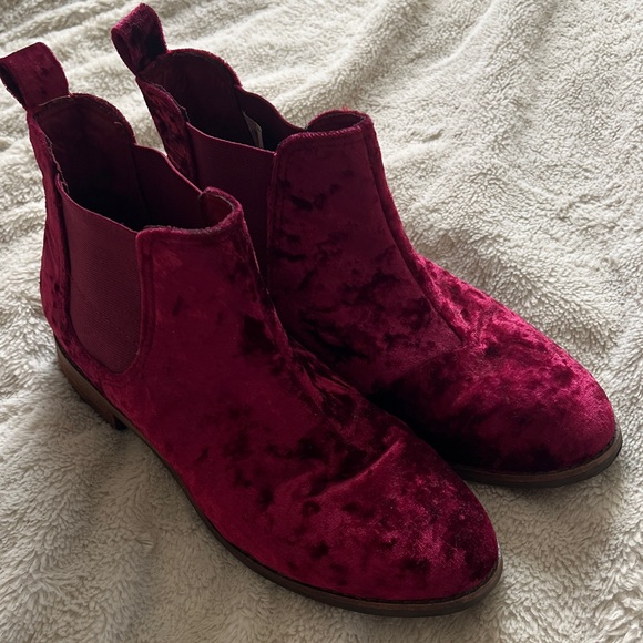 Toms Velvet Ankle Boots in Deep Red - Picture 3 of 5